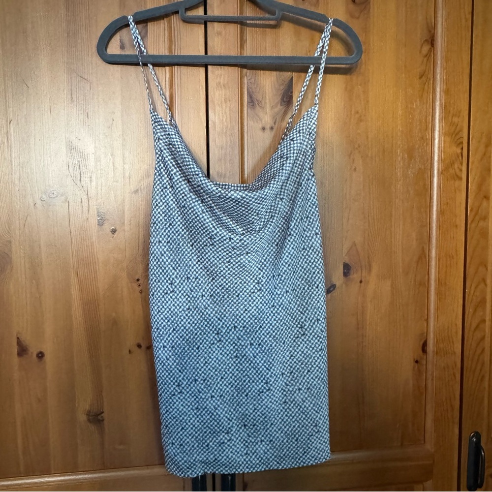 Banana Republic Gray Patterned Camisole Adjustable Straps Size M 18"x27"
